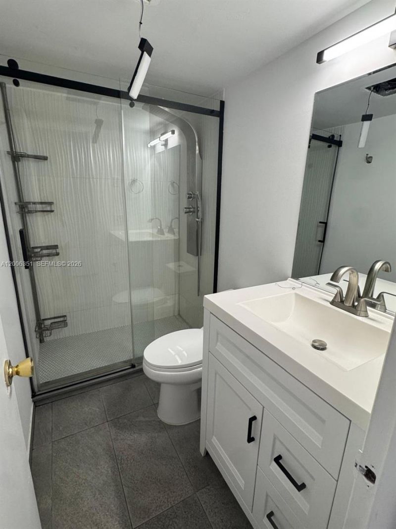 200 NE 12th Ave , Unit 7E, Hallandale Beach, FL 33009 Photo