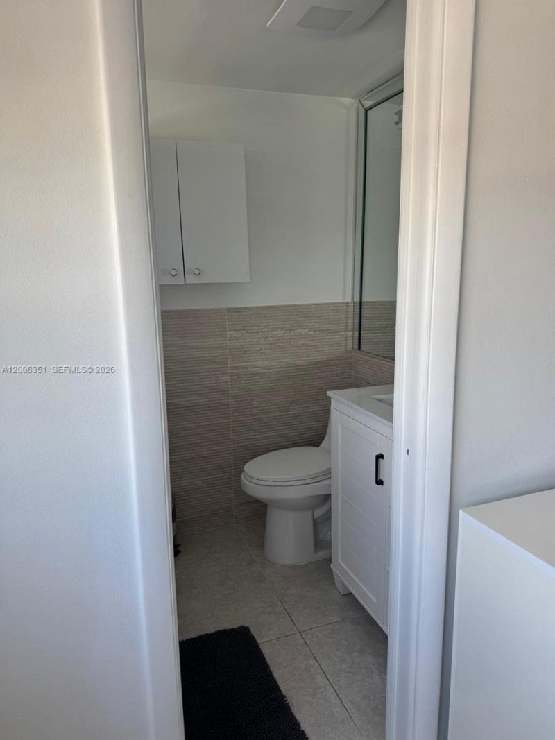 200 NE 12th Ave , Unit 7E, Hallandale Beach, FL 33009 Photo