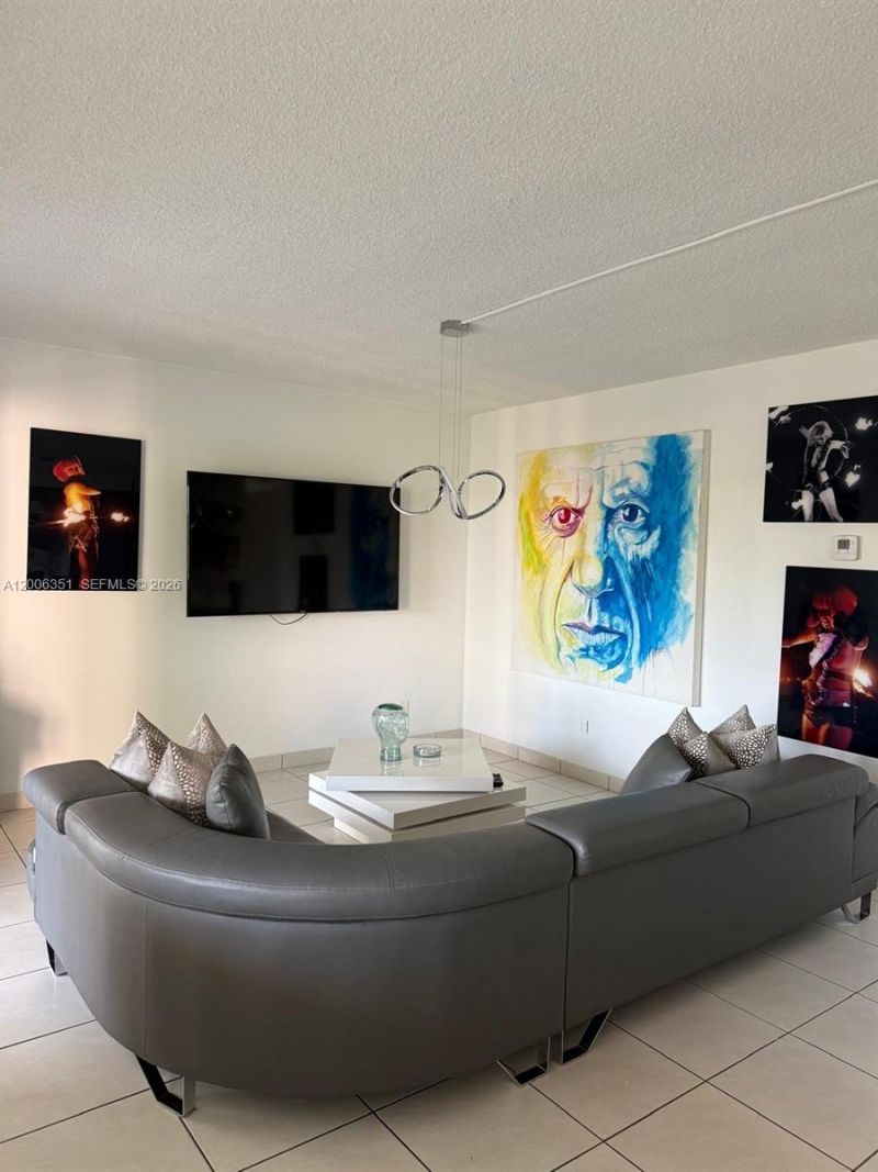 200 NE 12th Ave , Unit 7E, Hallandale Beach, FL 33009 Photo