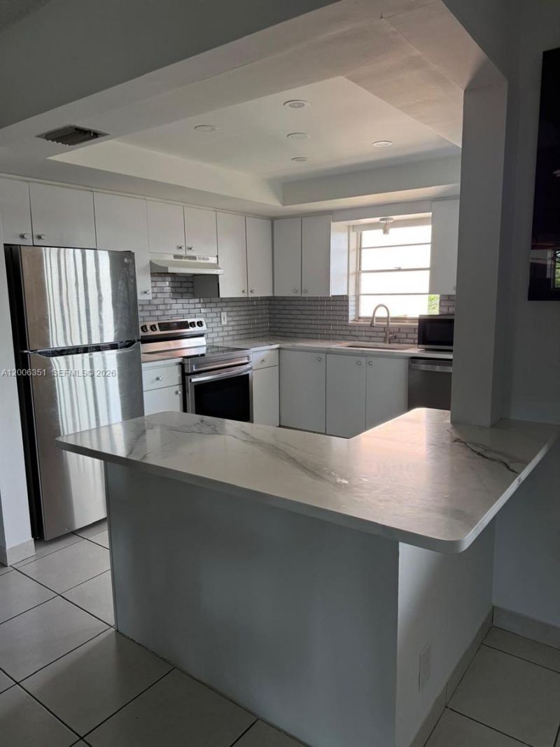 200 NE 12th Ave , Unit 7E, Hallandale Beach, FL 33009 Photo