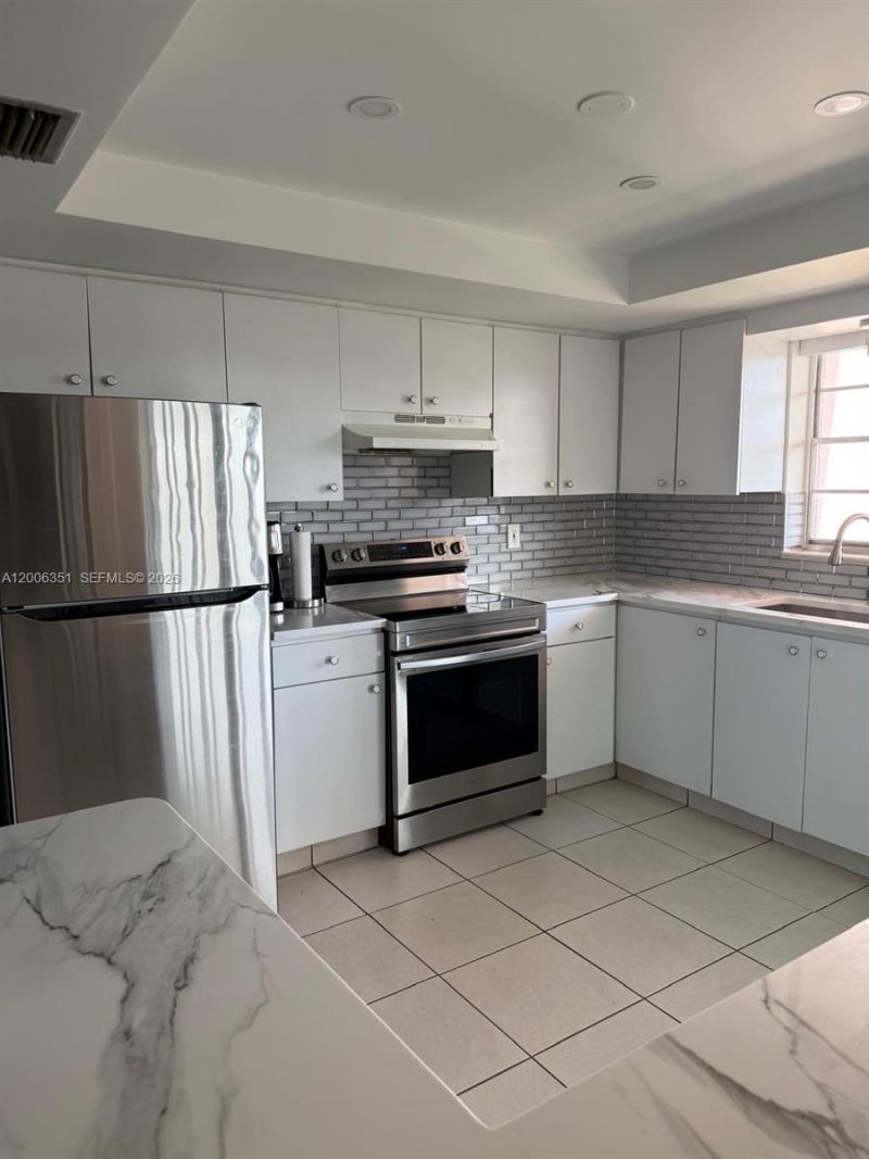200 NE 12th Ave , Unit 7E, Hallandale Beach, FL 33009 Photo