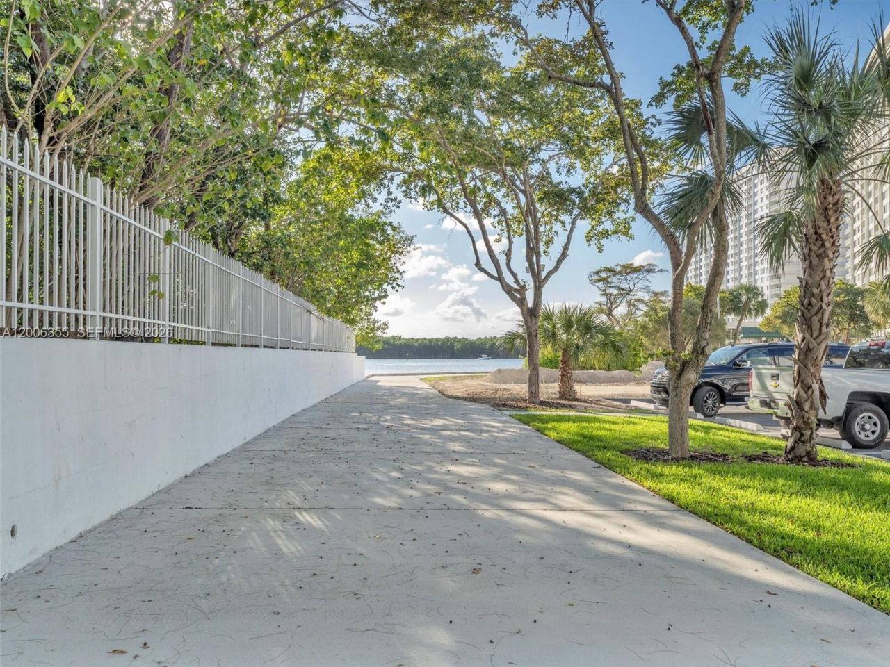 100 Bayview Dr, Unit 216, Sunny Isles Beach, FL 33160 Photo