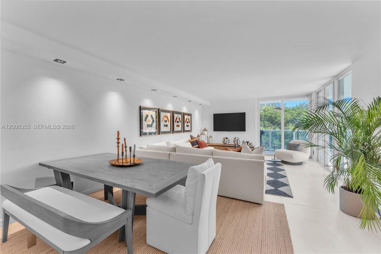 100 Bayview Dr, Unit 216, Sunny Isles Beach, FL 33160 Photo