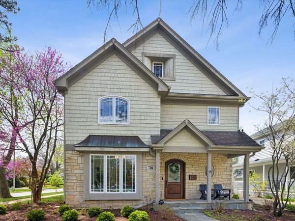 746 S Adams Street , Hinsdale, IL 60521