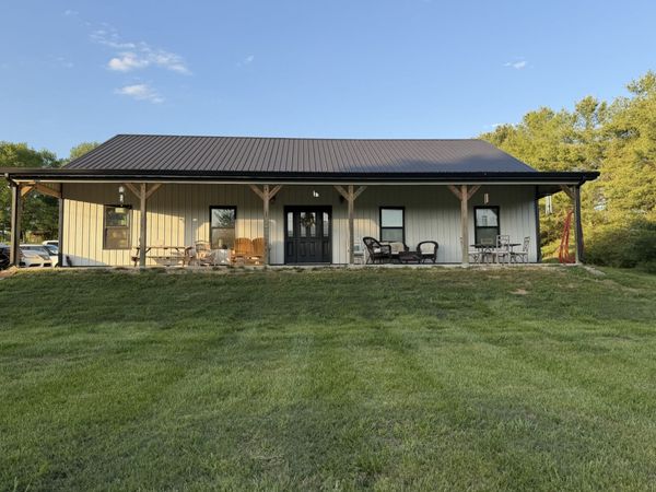 142 Mount Vernon Rd, Bethpage, TN 37022