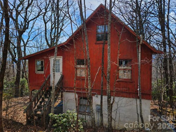 929 Pine Ridge Road, Hendersonville, NC 28792