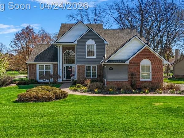 2895 Water Oaks Drive , West Bloomfield Twp, MI 48324