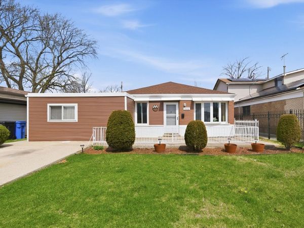 4540 W 84th Place , Chicago, IL 60652