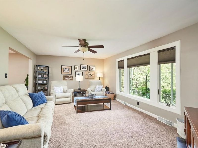 877 Locust Drive, Tallmadge, OH 44278 Photo 6