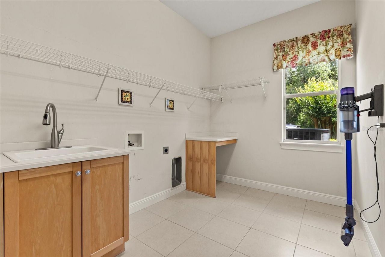 420 Valley Stream Drive, Geneva, FL 32732 Photo