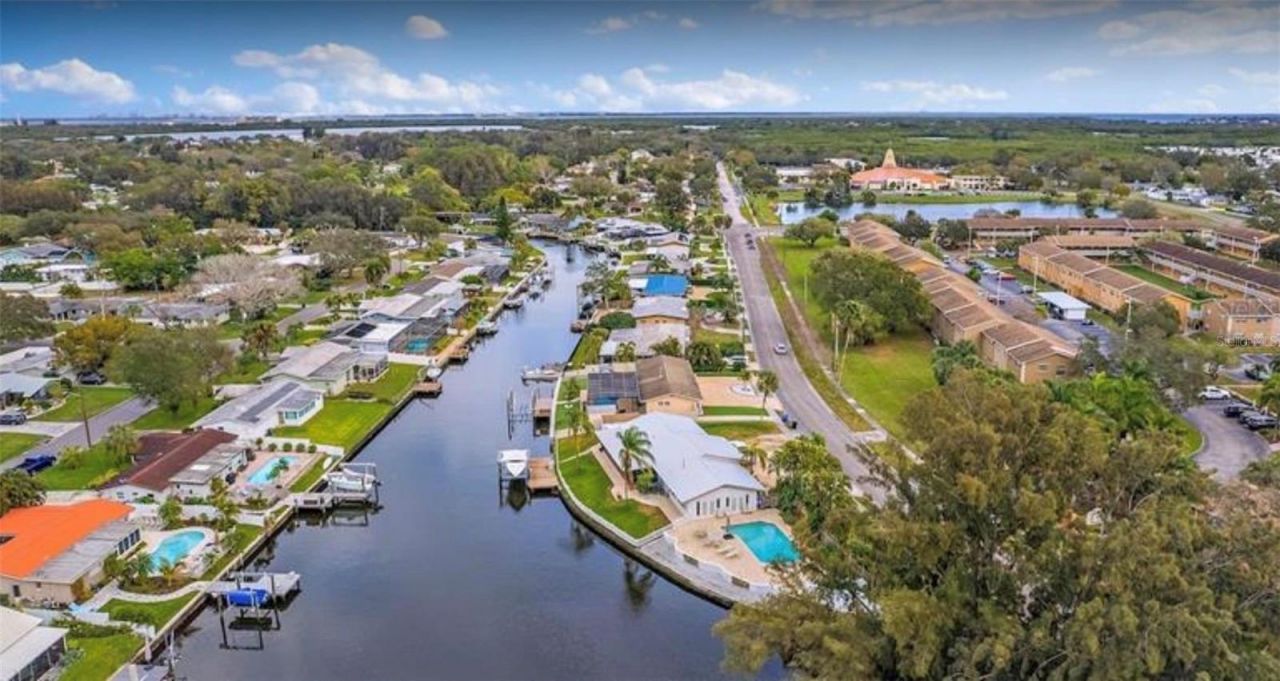 245 78 Th Avenue N, Saint Petersburg, FL 33702 Photo