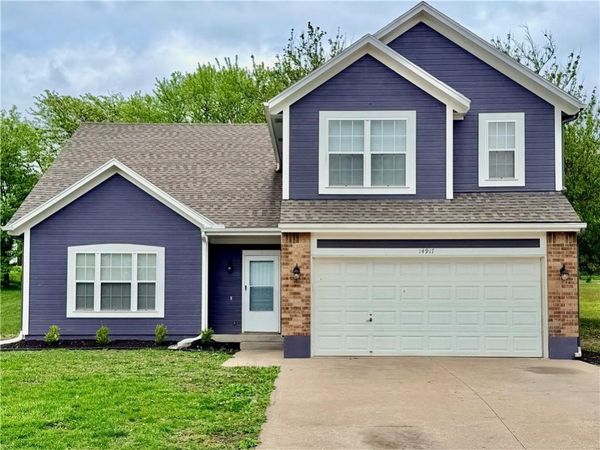 14917 Pine View Drive, Grandview, MO 64030