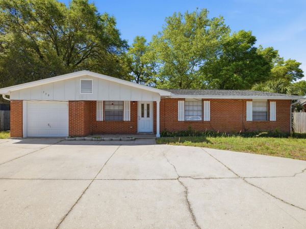 750 Mayflower Avenue, Fort Walton Beach, FL 32547