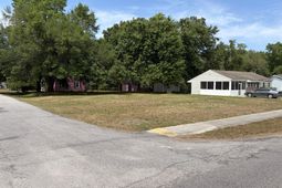 1144 Dickson Avenue photo 4