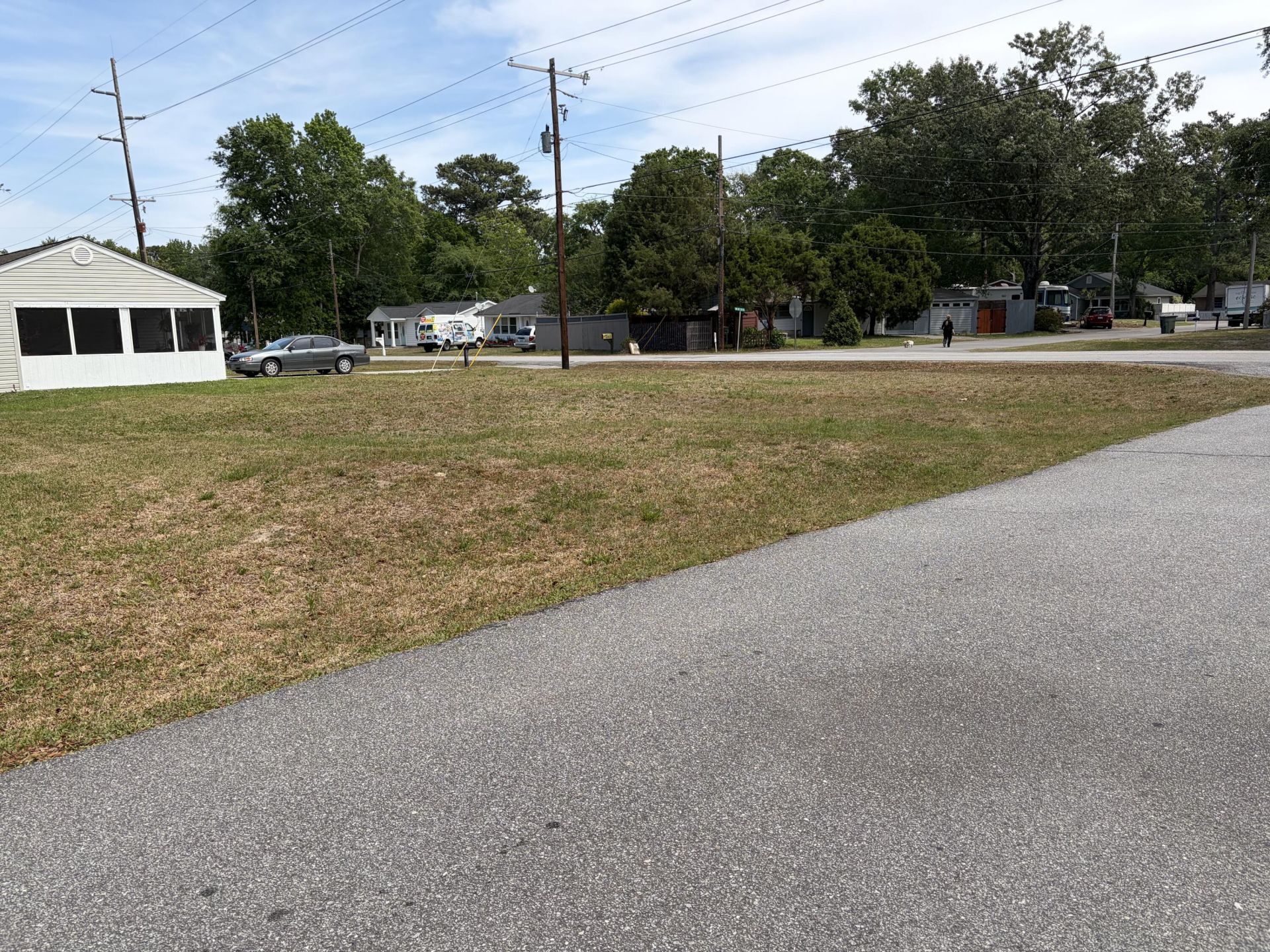 1144 Dickson Avenue Photo 5