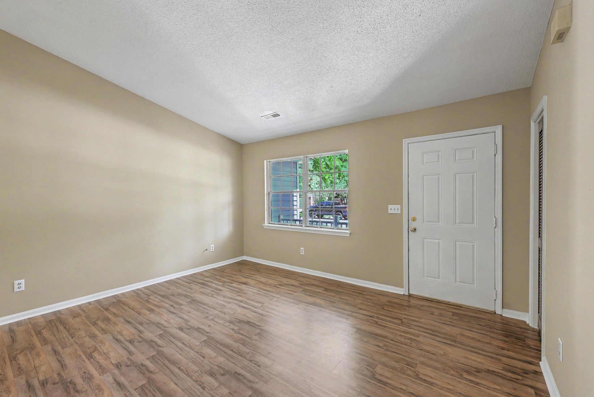 125 Cottonwood Drive Photo 5