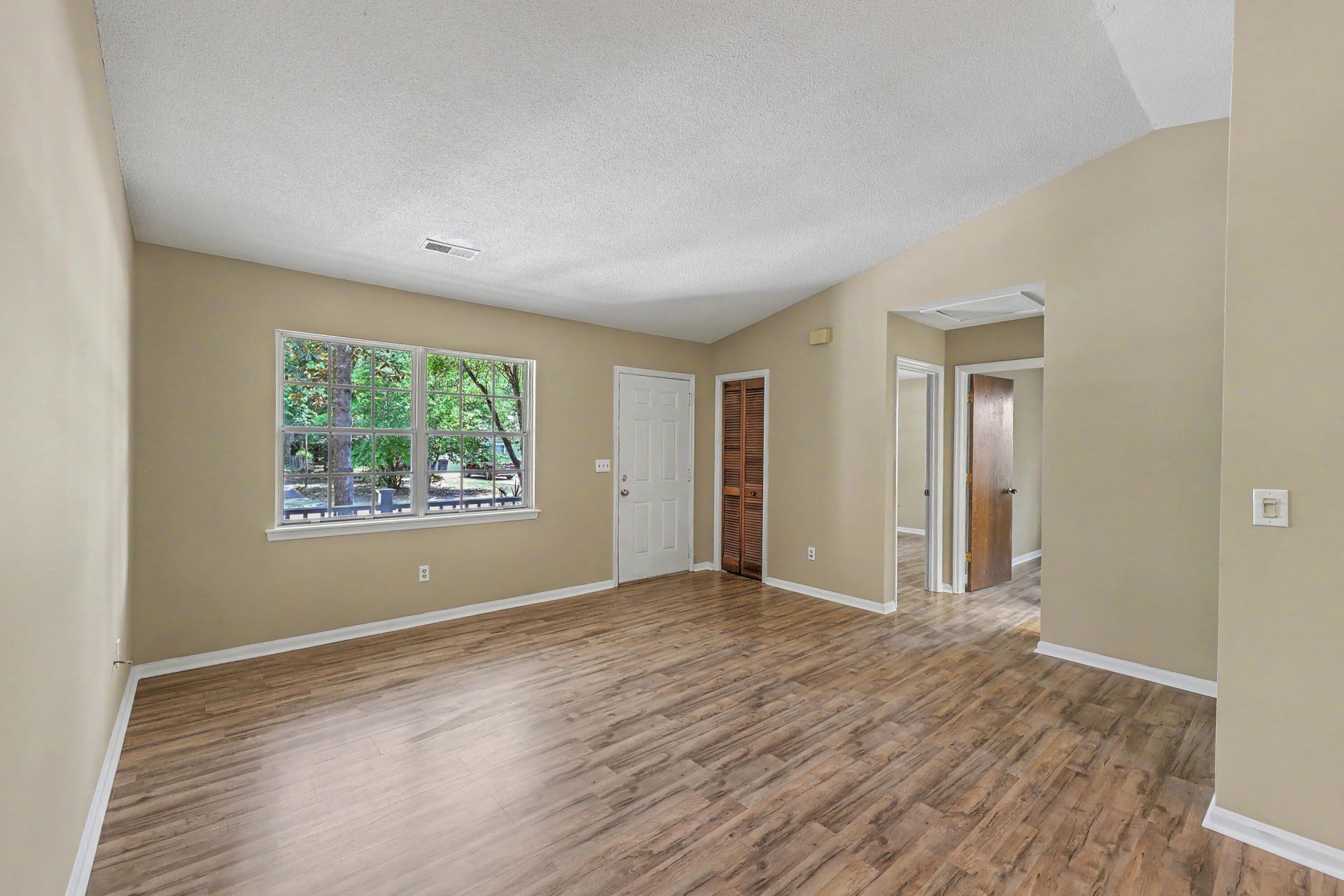 125 Cottonwood Drive Photo 6