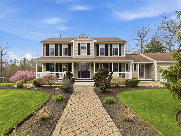 73 Regent Court, Swansea, MA 02777