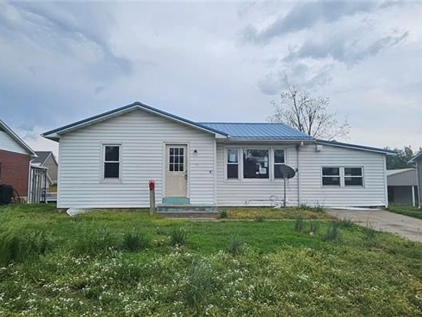 1212 Grand Avenue , Perryville, MO 63775