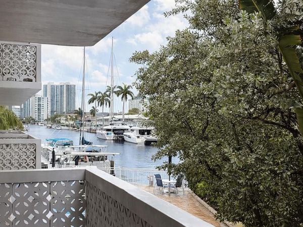 3220 Bayview Drive, Unit 211, Fort Lauderdale, FL 33306