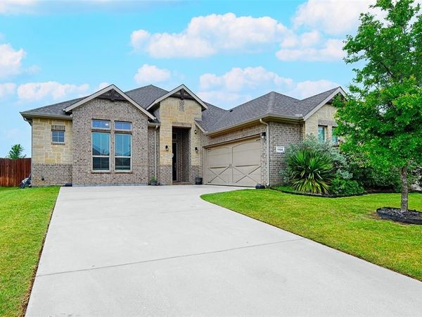 1106 Silver Oak Drive , Mansfield, TX 76063