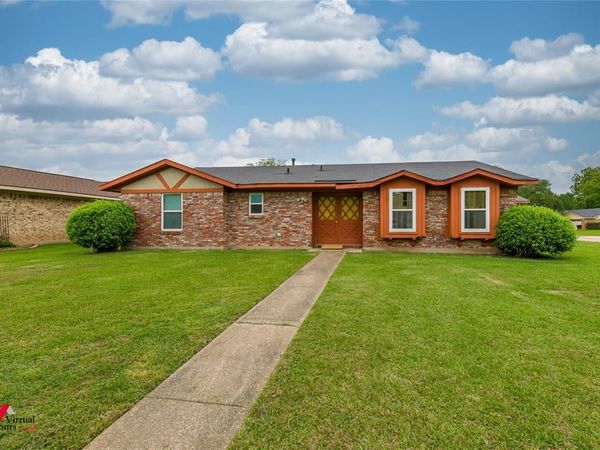 518 Yale Place , Bossier City, LA 71111