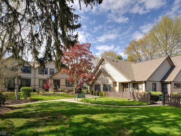 11 PARK EDGE, Berkeley Heights, NJ 07922