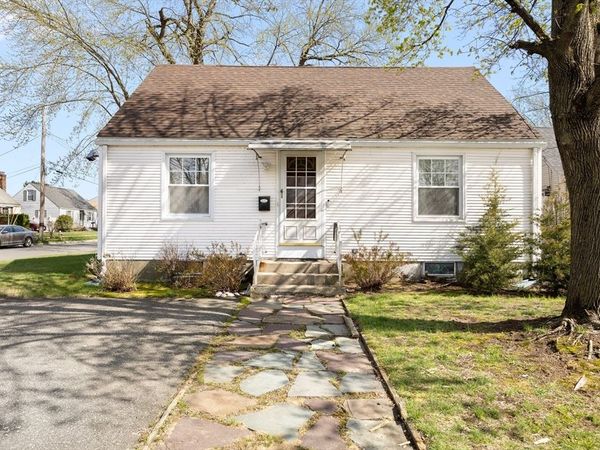 1791 Carew St, Springfield, MA 01104