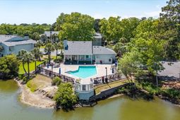 1481 Center Street photo 4