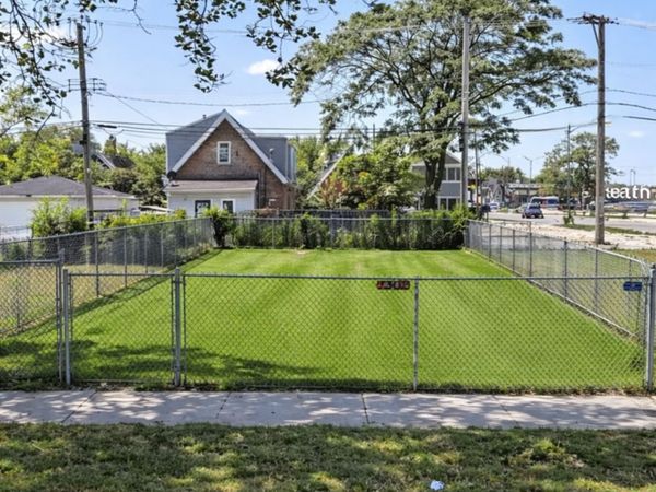 1302 S Oakley Avenue , Chicago, IL 60608