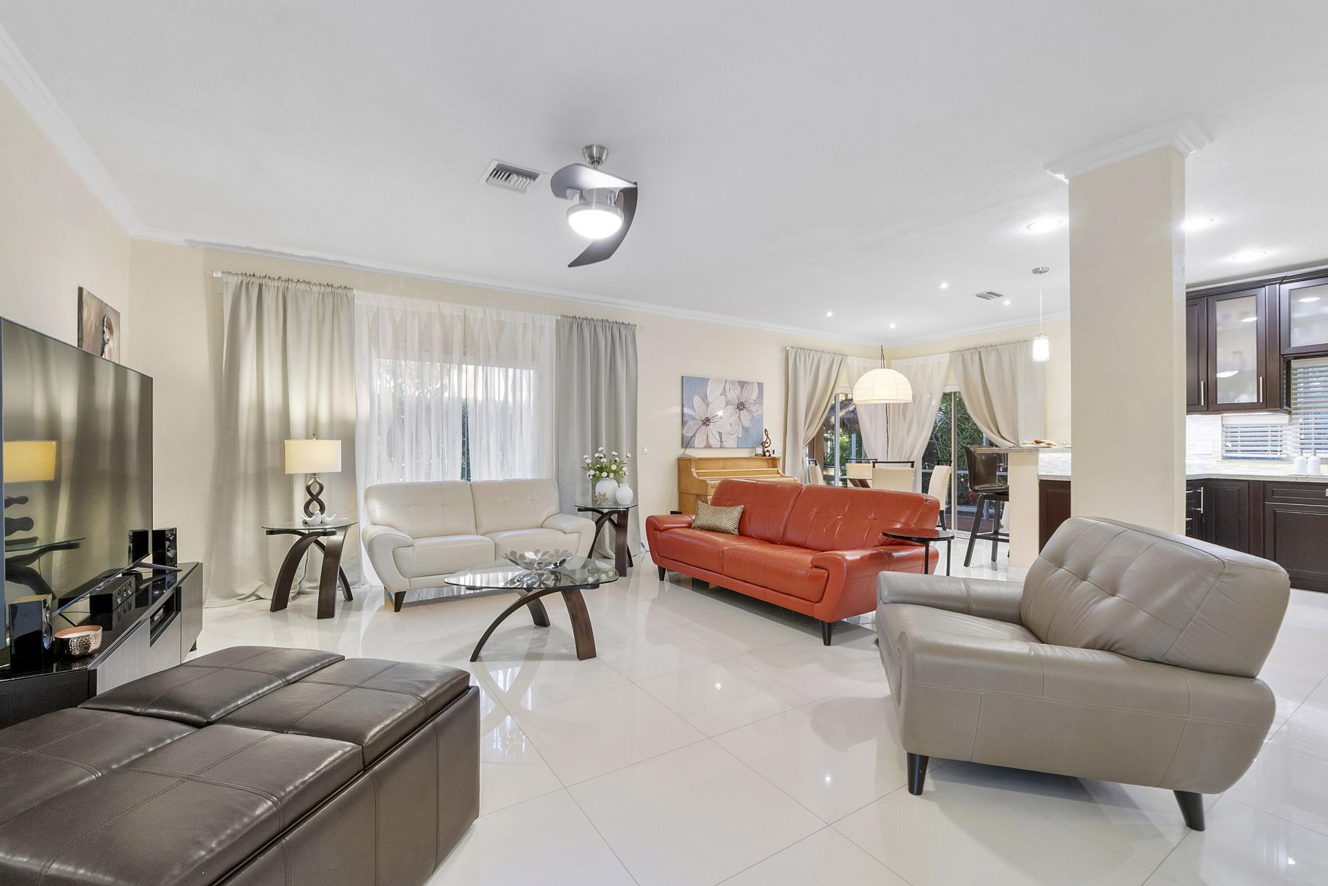 11377 Lakeview Drive, Coral Springs, FL 33071 Photo