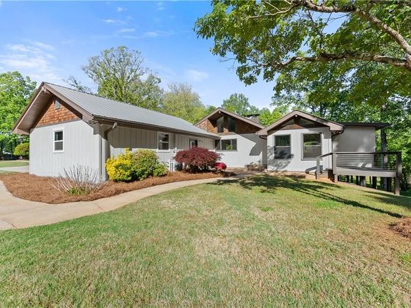 6632 Mountain Meadow Drive , Clermont, GA 30527