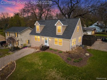 7395 Harrington Drive, Hamburg Twp, MI 48116