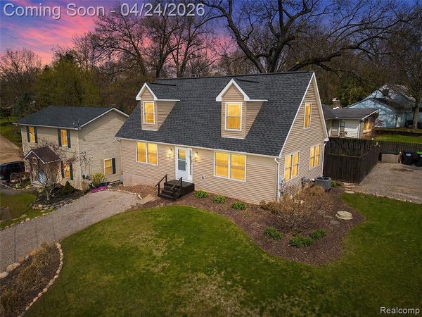 7395 Harrington Drive, Hamburg Twp, MI 48116