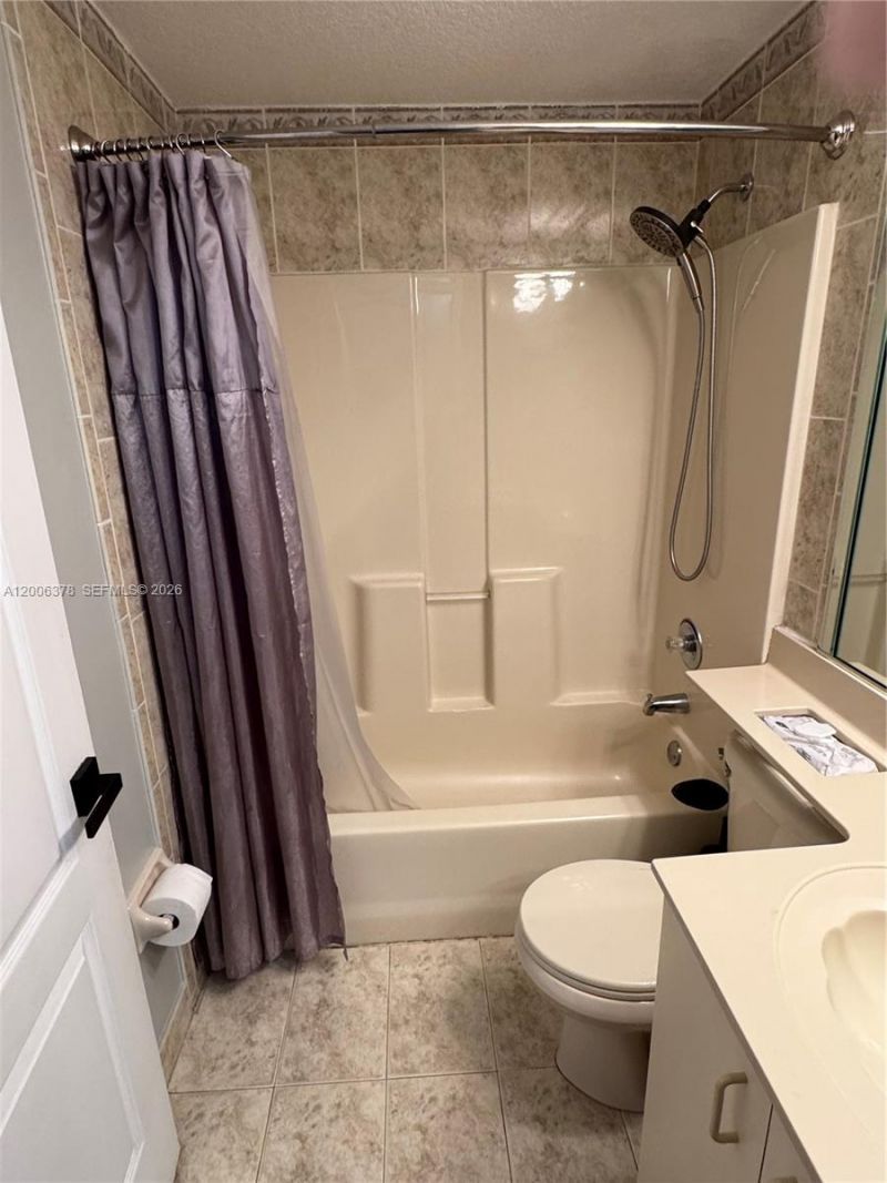 17405 NW 75th Pl , Unit 107, Hialeah, FL 33015 Photo