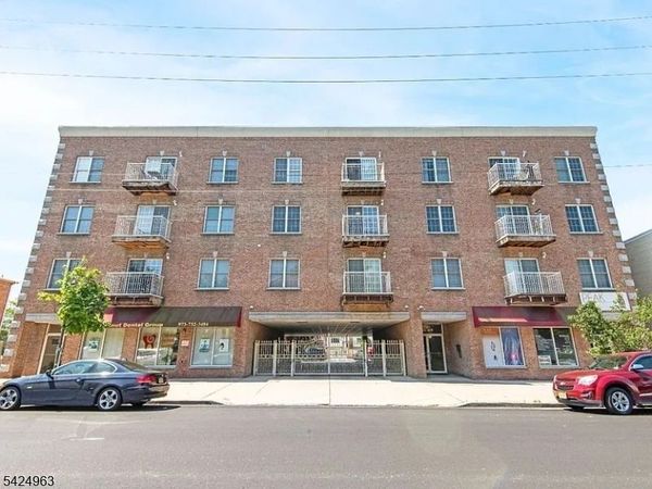 411 Chestnut St, Newark, NJ 07105