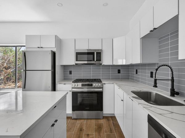 2032 N Dixie Highway, Unit 15, West Palm Beach, FL 33407