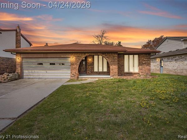 16129 Cambell Drive, Macomb Twp, MI 48044