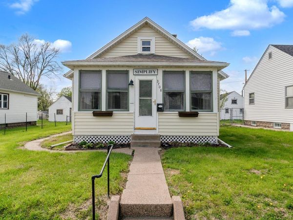 3708 N Fillmore Street , Davenport, IA 52806