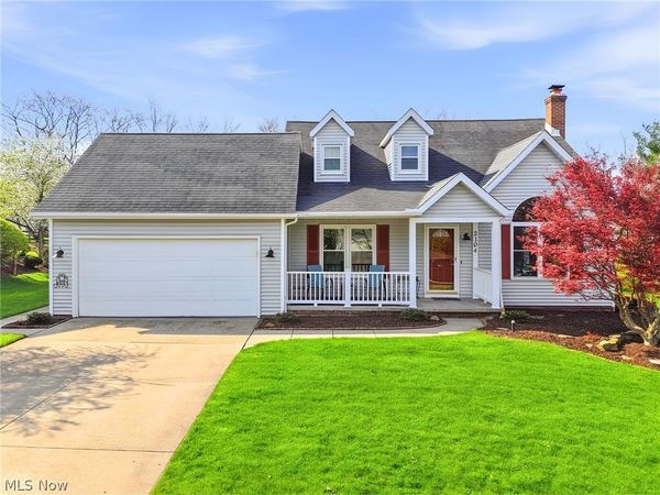 2104 Van Oaks Drive , Twinsburg, OH 44087