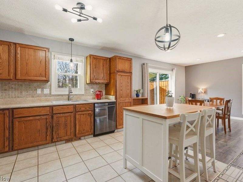 2104 Van Oaks Drive , Twinsburg, OH 44087 Photo 24