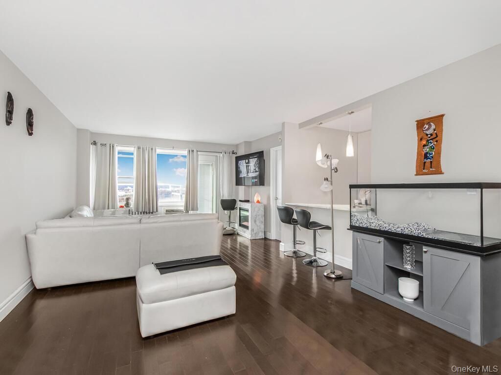 1841 Central Park Avenue, Unit 16A, Yonkers, NY 10710 Main Photo