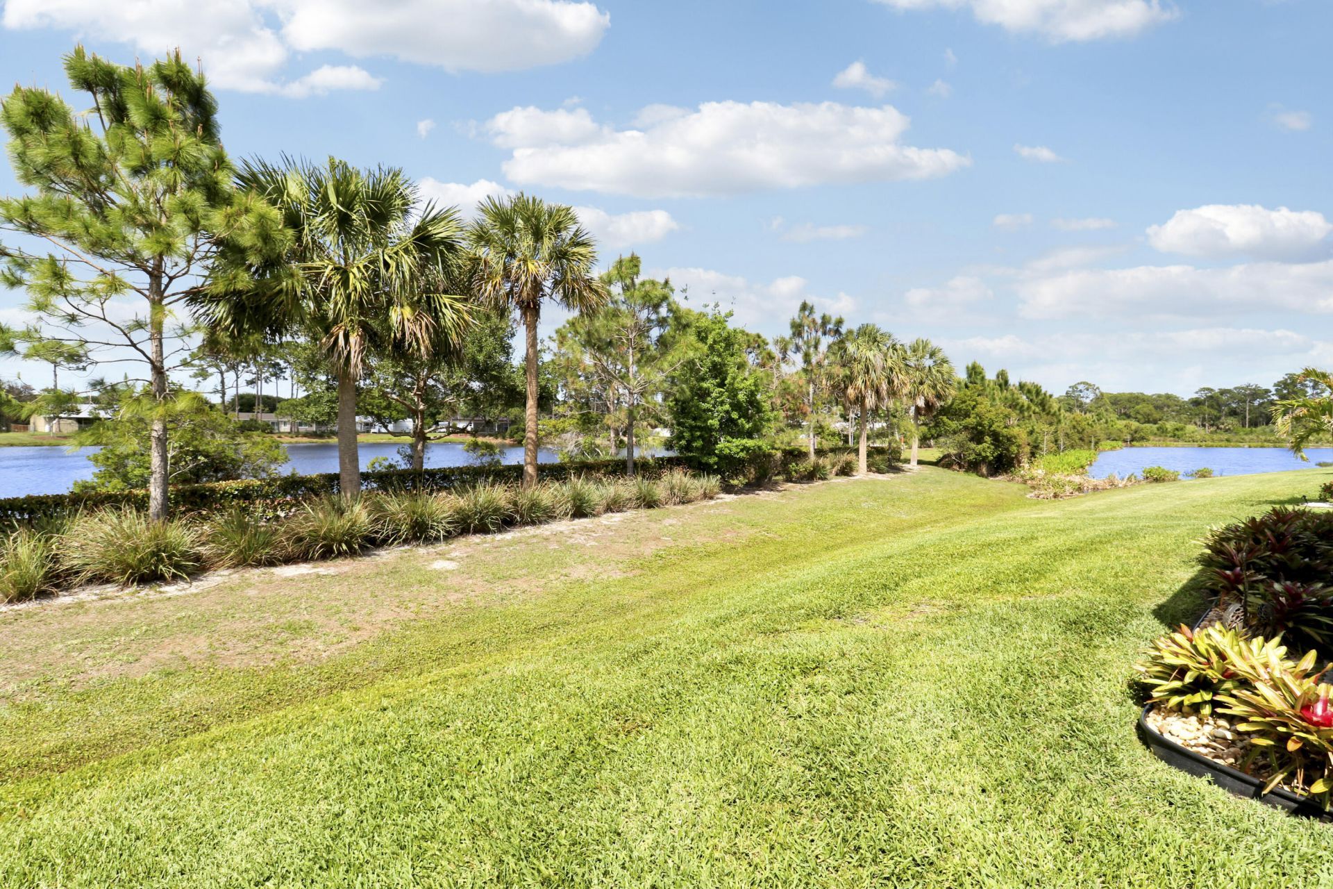 2011 NW Golden Oak Trail, Jensen Beach, FL 34957 Photo