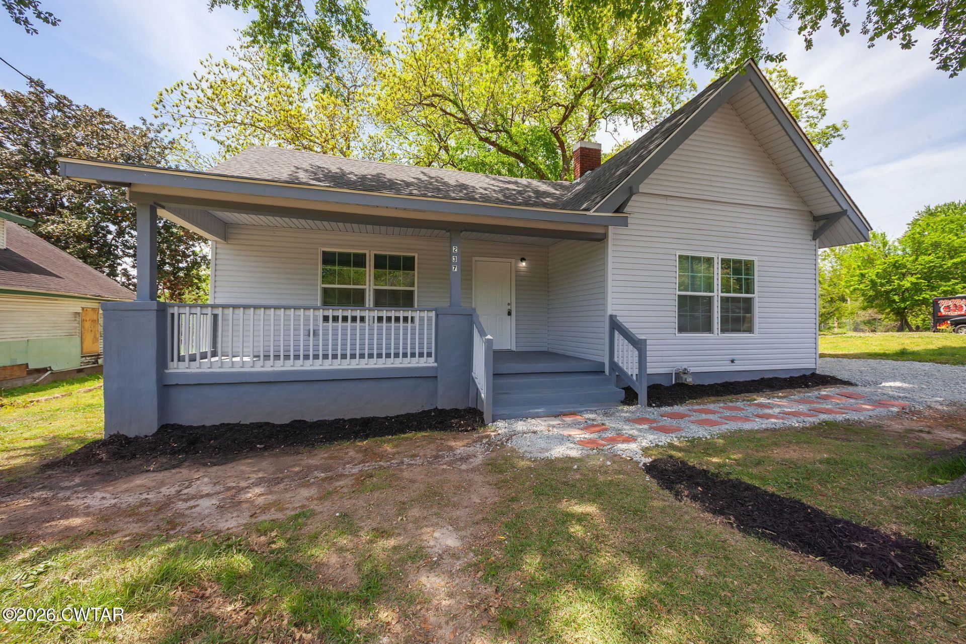 237 Oak Street, Jackson, TN 38301 Main Photo