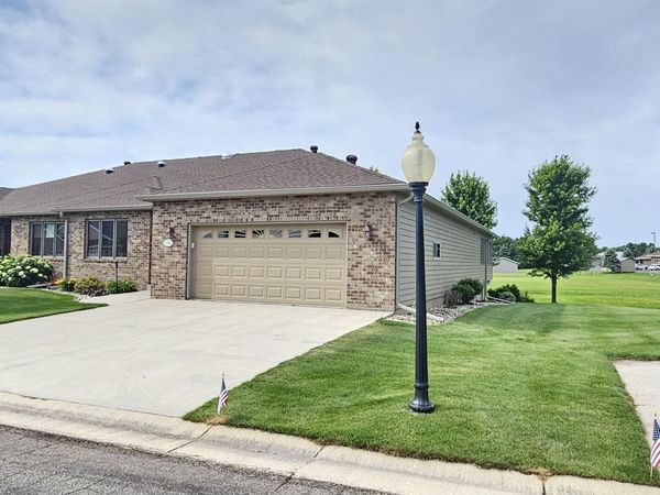 1625 NORTHRIDGE DRIVE E, Unit 211, Watertown, SD 57201