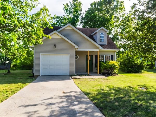 1703 Erin Trce, La Vergne, TN 37086