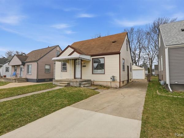 29871 Quinkert Street, Roseville, MI 48066