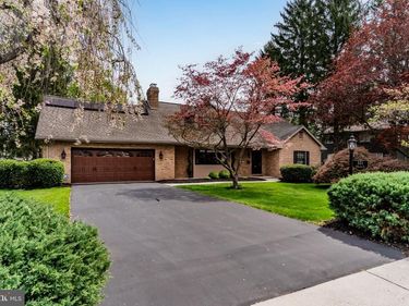321 S ORANGE STREET, CARLISLE, PA 17013