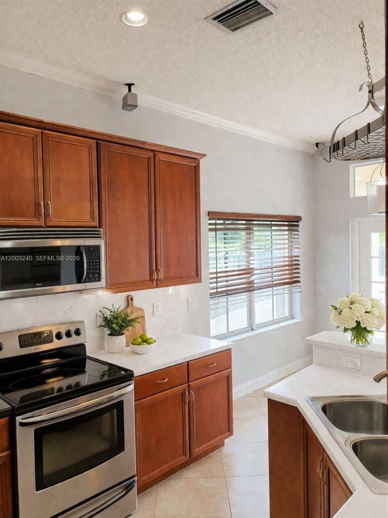 777 Tanglewood Cir, Weston, FL 33327 Photo
