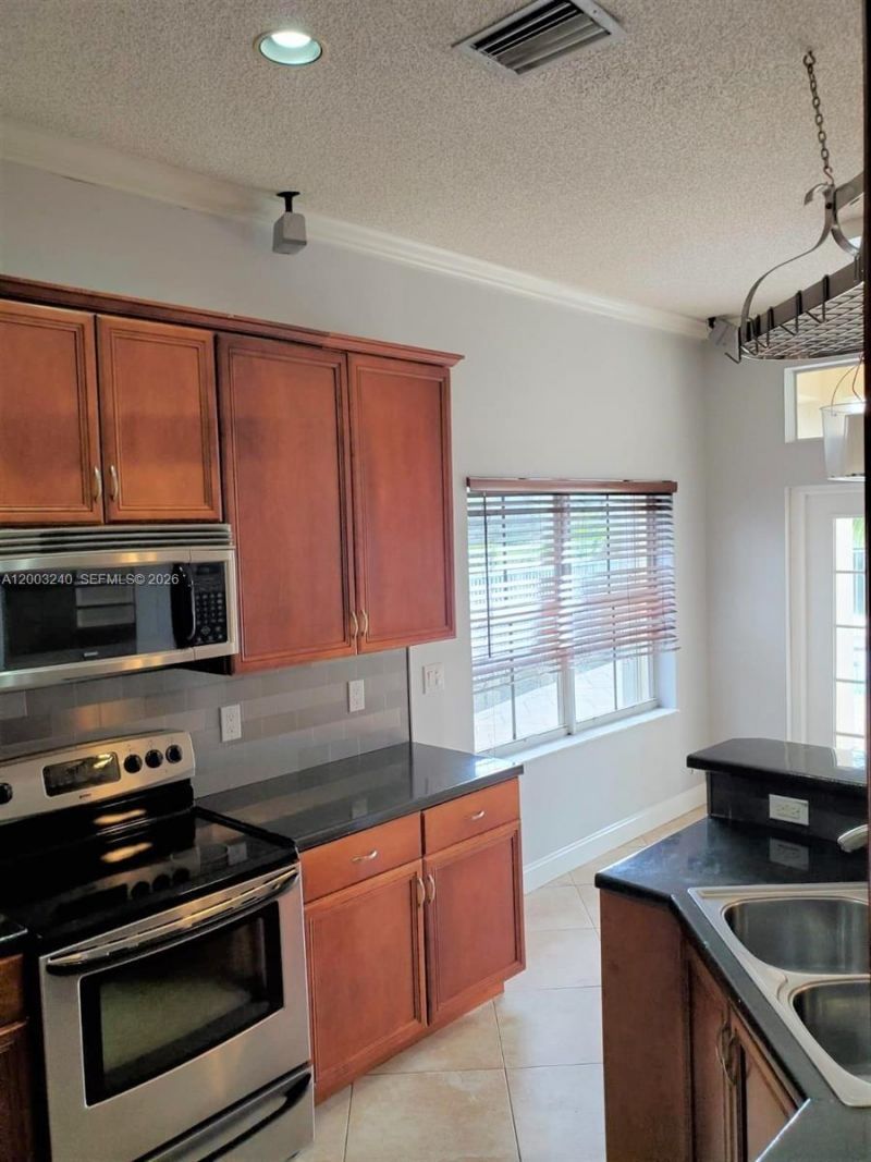 777 Tanglewood Cir, Weston, FL 33327 Photo